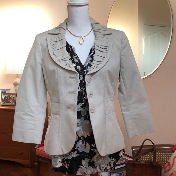White House Black Market Jackets & Blazers - WHBM Cotton Jacket with 3/4 length Sleeves SZ 4